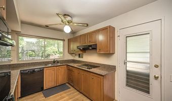 425 Kenilworth Ln, Ballwin, MO 63011