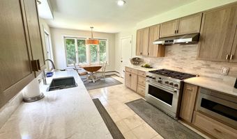 281 Clyde Rd, Bangor, ME 04401