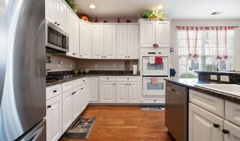 24 Pond View Cir, Barnegat, NJ 08005