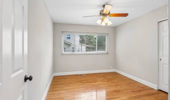 318 Algonquin Dr, Ballwin, MO 63011