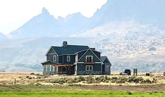 6 Whitney Dr, Cody, WY 82414