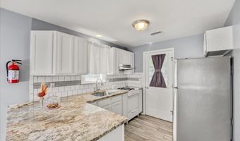 215 Laurel Dr, Bayville, NJ 08721