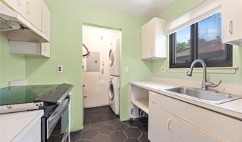 615 Broadway 46, Amityville, NY 11701