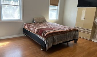 39 Moffitt St 39, Bridgeport, CT 06606