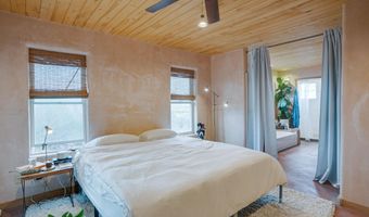 2 Mesa Sea Rd, Arroyo Hondo, NM 87513