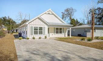 111 11th St, Apalachicola, FL 32320