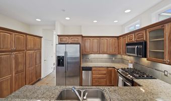 230 Roundhouse Rd, Astoria, OR 97103