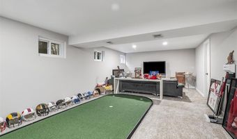 463 Londondary Dr, Ballwin, MO 63011