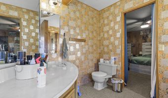 5722 Happy Valley Rd, Anderson, CA 96007