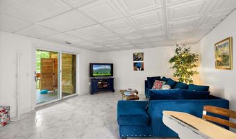 3427 E Dobson Pl, Ann Arbor, MI 48105