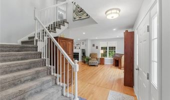 130 Village Hill Ln, North Kingstown, RI 02852