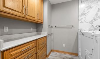 4013 E BENVALLEY Dr, Appleton, WI 54913