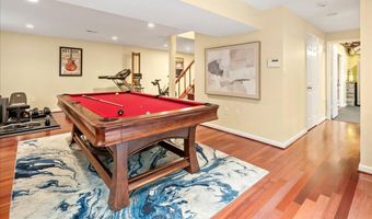 3801 WASHINGTON WOODS Dr, Alexandria, VA 22309