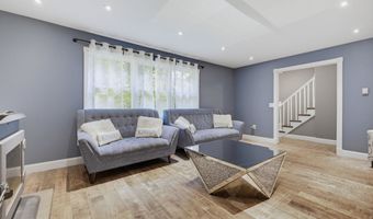 18 Vale Rd, Brookfield, CT 06804