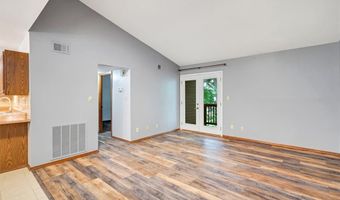 1308 Holgate Dr G5, Ballwin, MO 63021