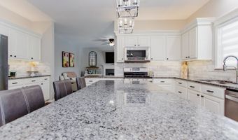 3 BLACKWOLF Ct, Algonquin, IL 60102
