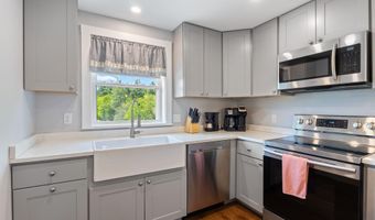 37 Trolly Farm Way, Falmouth, ME 04105