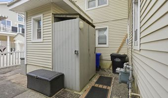 29 E 28TH St, Avalon, NJ 08202