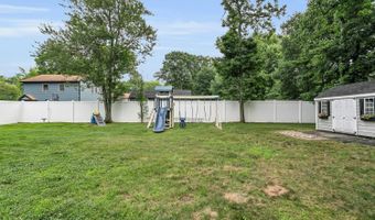 26 Herb Rd, Middletown, NJ 07748