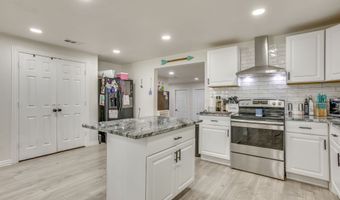 109 W Purdom Ave, Alvarado, TX 76009