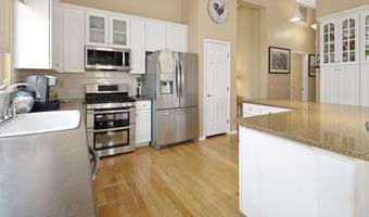 2 Woodlake Ct, Barnegat, NJ 08005