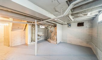 212 Nile Kinnick Dr N, Adel, IA 50003