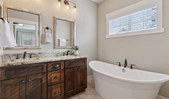 15653 Cobblestone Lake Pkwy, Apple Valley, MN 55124