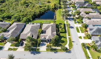 6903 Crestpoint Dr, Apollo Beach, FL 33572