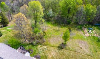 5730 Summerset Woods Dr, Alto, MI 49302
