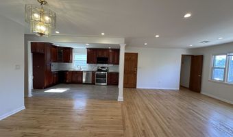 33 E 51ST St 2, Bayonne, NJ 07002
