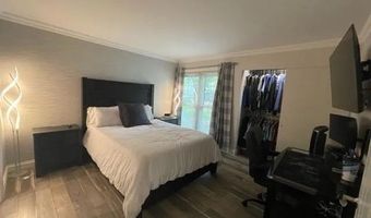 1955 N Stillwater Rd, Arlington Heights, IL 60004