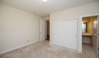 719 Clayton Corners Dr, Ballwin, MO 63011