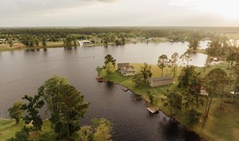 548 Walker Ln, Baxley, GA 31515