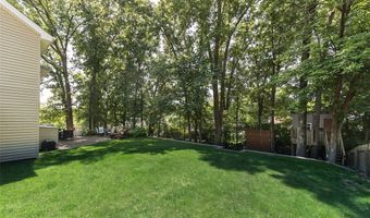 1515 Rosewood Terrace Dr, Ballwin, MO 63021