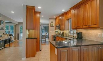111 Trotters Ln, Allendale, NJ 07401
