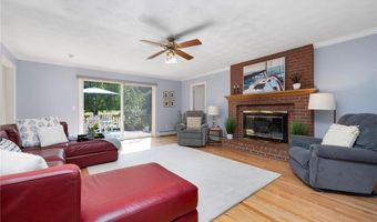 34 Finch Ln, North Kingstown, RI 02874
