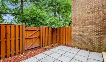 2540 S WALTER REED Dr #4, Arlington, VA 22206