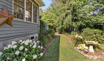 2 Westminster Dr, Asheville, NC 28804