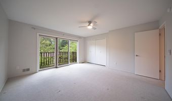 672 Greenhills Dr, Ann Arbor, MI 48105