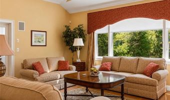 36 Overlook Dr 36, North Kingstown, RI 02852