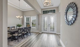 5254 WOLF CREEK Dr, Apollo Beach, FL 33572