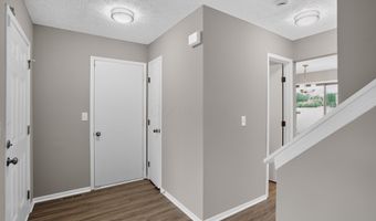 2893 Barrows Rd, Columbus, OH 43232
