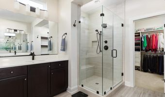 144 COWBIRD St, Lake Frederick, VA 22630