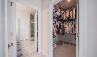 3081 N Spurway Dr, Ann Arbor, MI 48105