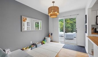 105 Highlake Ave, Ann Arbor, MI 48103