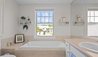 14 Fox Dr 14, Narragansett, RI 02882
