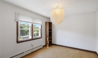 18 Continental Dr, Middletown, RI 02842