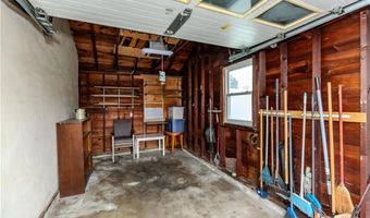 189 Poplar Dr, Cranston, RI 02920