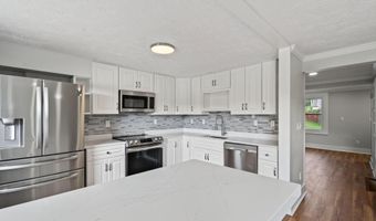 8336 CLAREMONT WOODS Dr, Alexandria, VA 22309