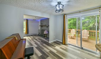 48 Central St, Auburn, MA 01501